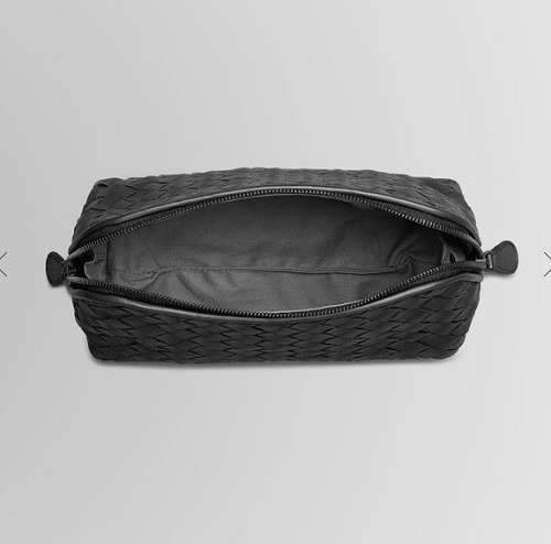 Bottega Veneta soft Lambskin Make Up Case 6495 black